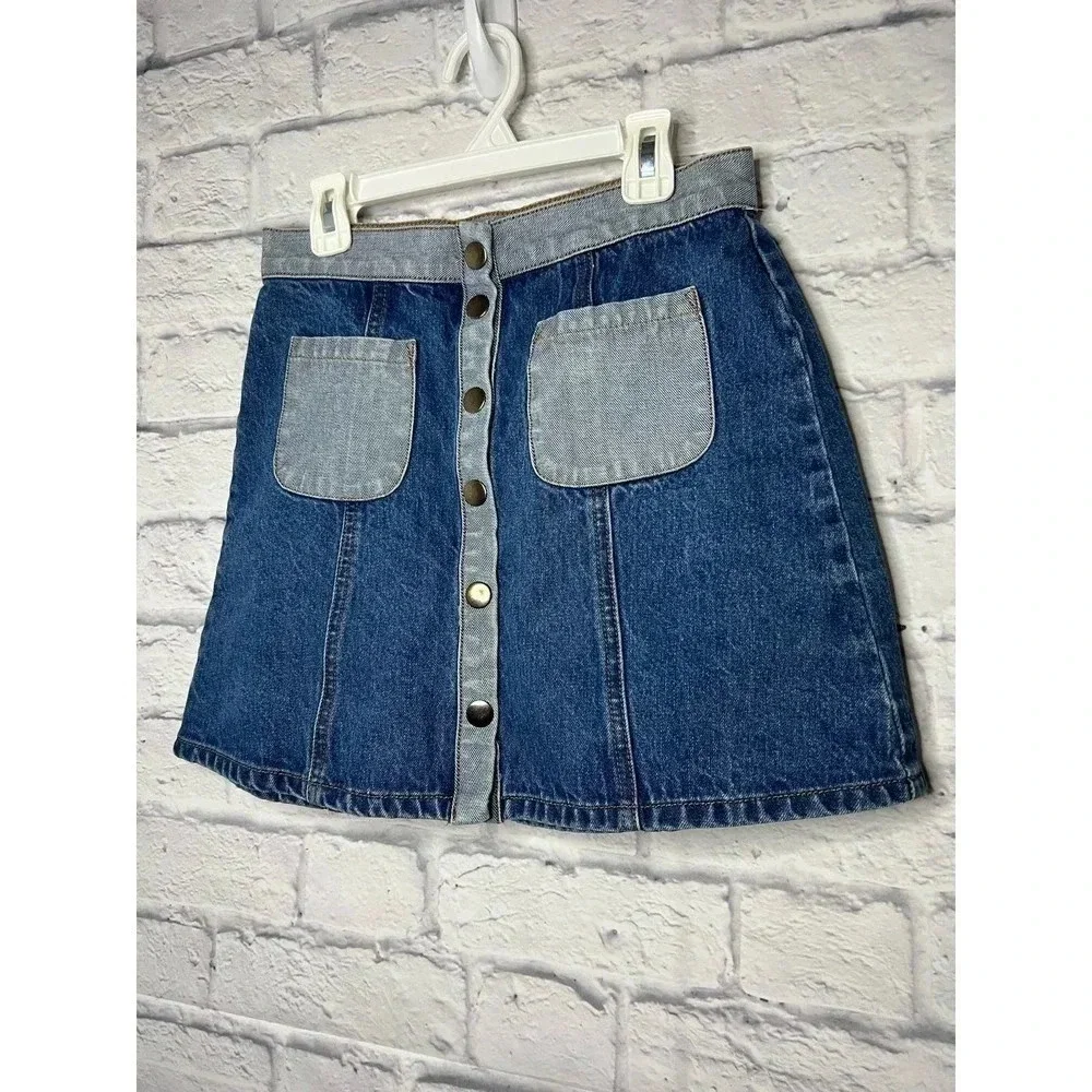 BDG DENIM SKIRT SIZE 2